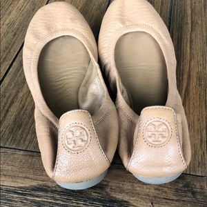 Older style brown leather Tory Burch flats!